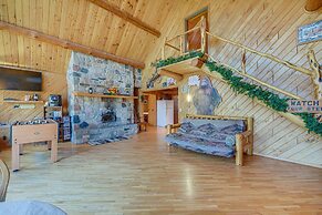 Secluded Log Cabin < 1 Mi to Munger State Trail!