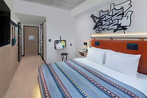 Moxy Miami Wynwood