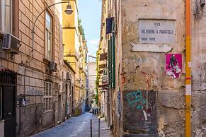 Design Flat in the City Center by Wonderful Italy