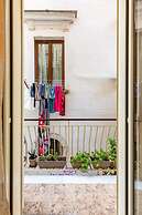 Design Flat in the City Center by Wonderful Italy