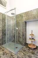 Design Flat in the City Center by Wonderful Italy