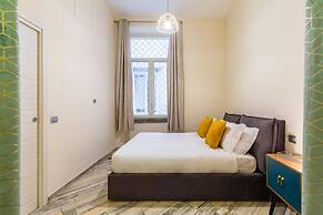 Design Flat in the City Center by Wonderful Italy