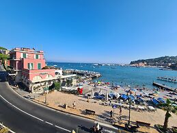 Un Tuffo nel Mare by PortofinoVacanze