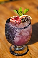 La Veranda Hotel & Restaurant