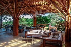 La Veranda Hotel & Restaurant