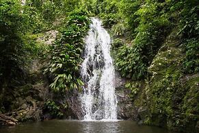 La Veranda Hotel & Restaurant