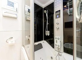 Super Large Apartment in London for Larger Groups