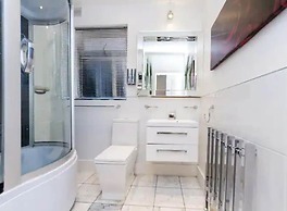 Super Large Apartment in London for Larger Groups