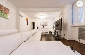 Super Large Apartment in London for Larger Groups