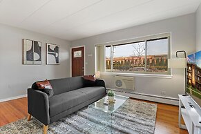 Cozy 1BR Apartment in Arlington Heights