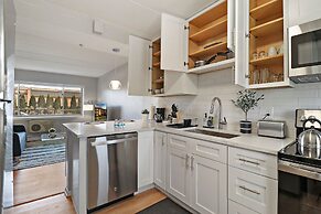 Cozy 1BR Apartment in Arlington Heights