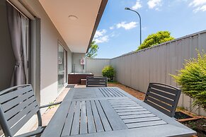 Aurora City Suites Motel