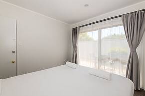 Aurora City Suites Motel