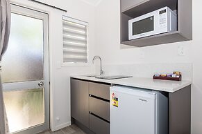 Aurora City Suites Motel