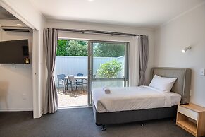 Aurora City Suites Motel