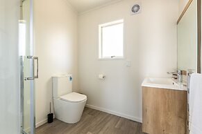 Aurora City Suites Motel