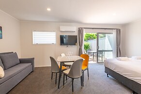 Aurora City Suites Motel