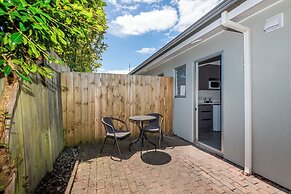 Aurora City Suites Motel