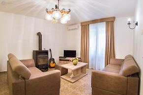 Villa Marco Polo With Swimming Pool