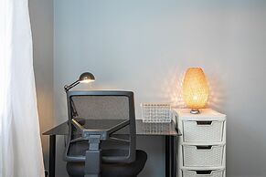 Charming Chiswick Flat by Underthedoormat