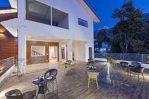 Stone Wood Mountain Resort