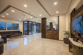 Stone Wood Mountain Resort