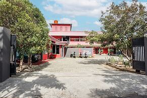 OYO Life 93342 Yasmine Guesthouse Syariah