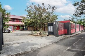 OYO Life 93342 Yasmine Guesthouse Syariah