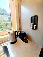 New Large 2 bedrooms with Parking