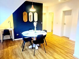 New Large 2 bedrooms with Parking