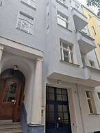 Family Apartment Charlottenburg