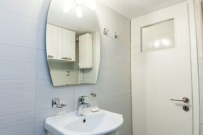 Vironas Chic Sleek Modern Studio