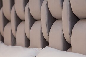 Vironas Chic Sleek Modern Studio