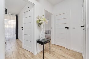 Stylish & Spacious Apartment by Renters