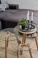 Stylish & Spacious Apartment by Renters