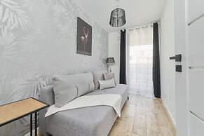 Stylish & Spacious Apartment by Renters