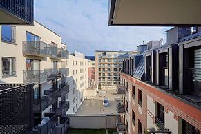 Stylish & Spacious Apartment by Renters