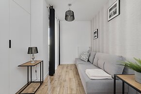 Stylish & Spacious Apartment by Renters