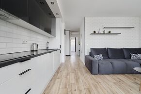 Stylish & Spacious Apartment by Renters