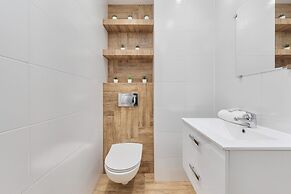 Stylish & Spacious Apartment by Renters