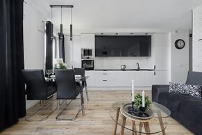 Stylish & Spacious Apartment by Renters