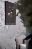 Stylish & Spacious Apartment by Renters