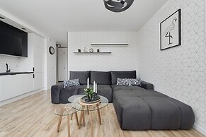 Stylish & Spacious Apartment by Renters