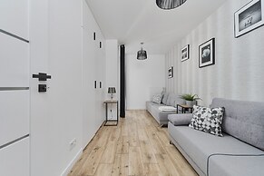 Stylish & Spacious Apartment by Renters