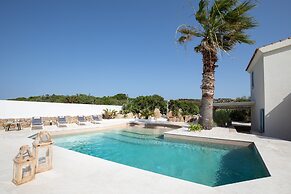 Villa Erma with pool by Wonderful Italy