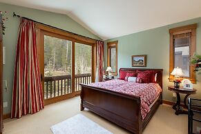 45 Thackwell Lane 4 Bedroom Townhouse by RedAwning