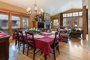 45 Thackwell Lane 4 Bedroom Townhouse by RedAwning