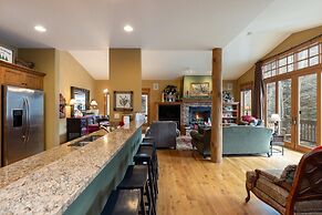 45 Thackwell Lane 4 Bedroom Townhouse by RedAwning