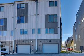 4 Mi to Center City: Philly Home w/ Rooftop Deck