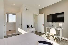 4 Mi to Center City: Philly Home w/ Rooftop Deck